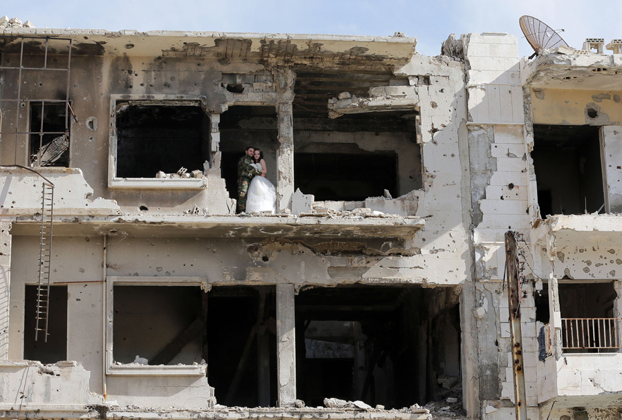 война в Сирии, свадебная фотография, руины города, фото № 3