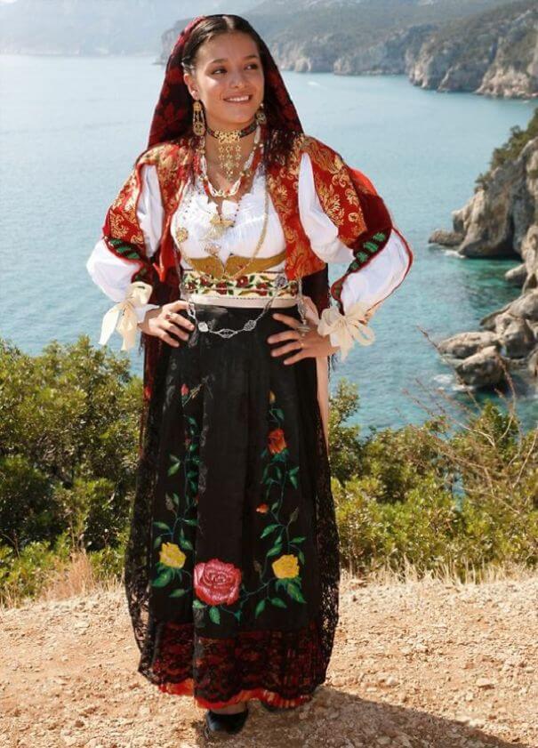 женщины в традиционных костюмах, Италия, фото 7