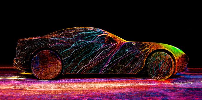 Как показать скорость при помощи искусства и ультрафиолетовой краски?