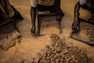 Фоторепортаж с алмазных шахт в Демократической Республике Конго