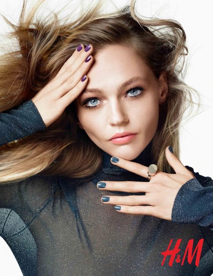 Саша Пивоварова в осенне-зимней кампании косметической линии H&M
