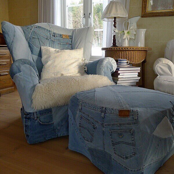  Кресло из джинсов