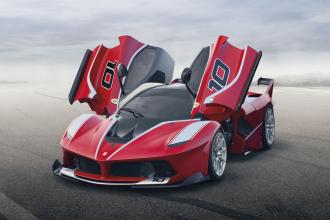 Ferrari FXX K. Слишком быстрый автомобиль для города