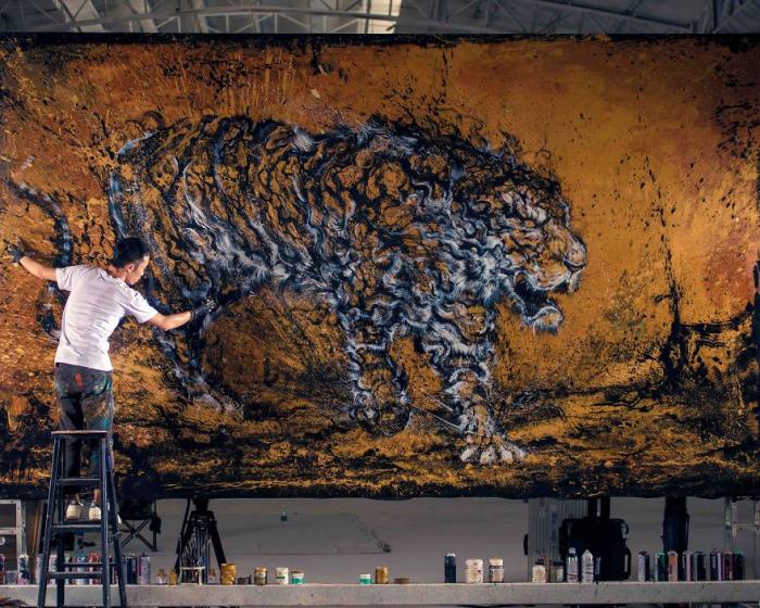 Искусство из хаоса: тигр созданный из брызг краски