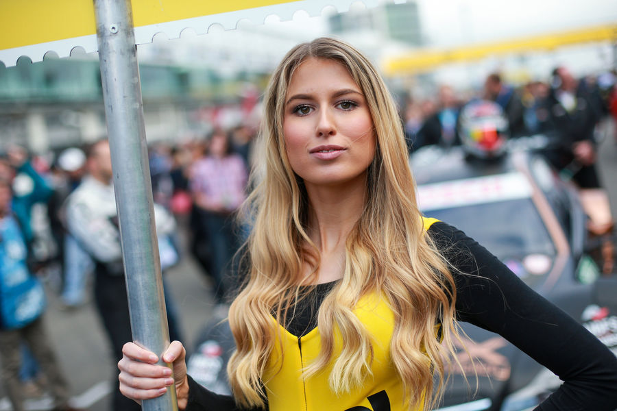 девушки с гонок DTM, сезон 2015 года, автоспорт-36