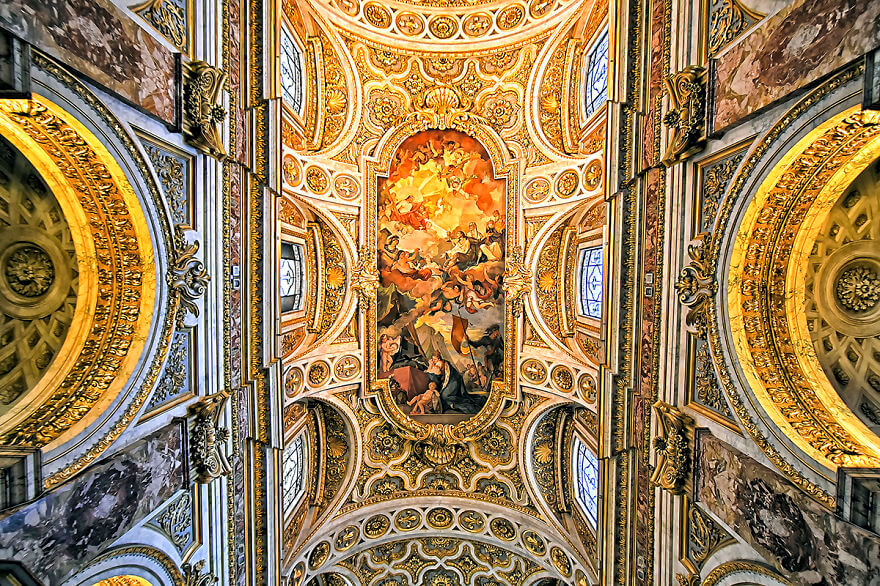 Красота потолков церквей Рима. Фото № 3