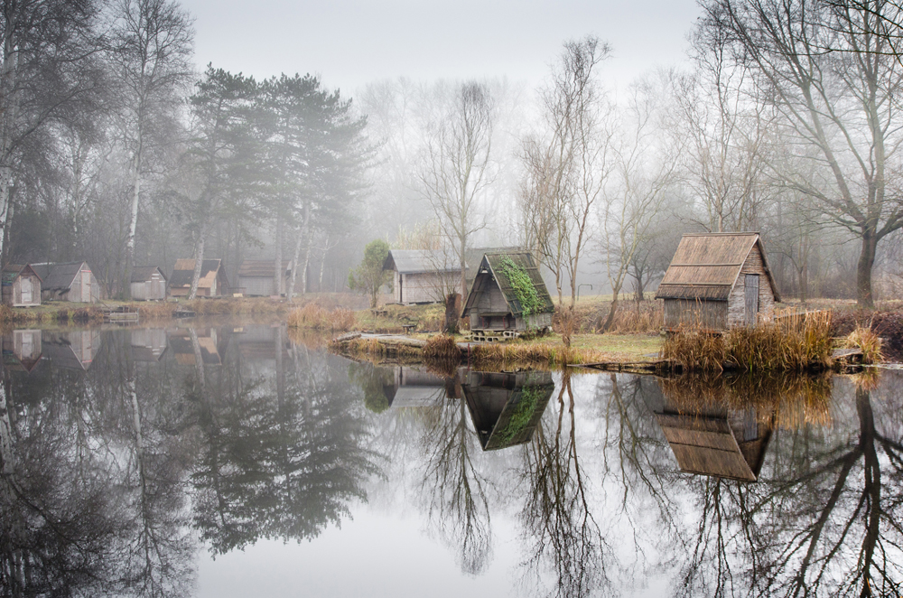 отражение в воде, рыбацкая деревня, брошенные деревни, рыбацкий поселок, фото № 9