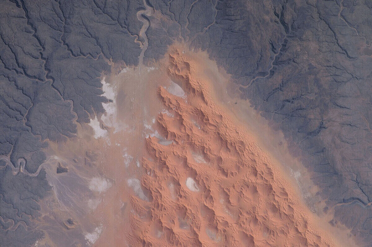Дюны, заснятые в центральной части Алжира