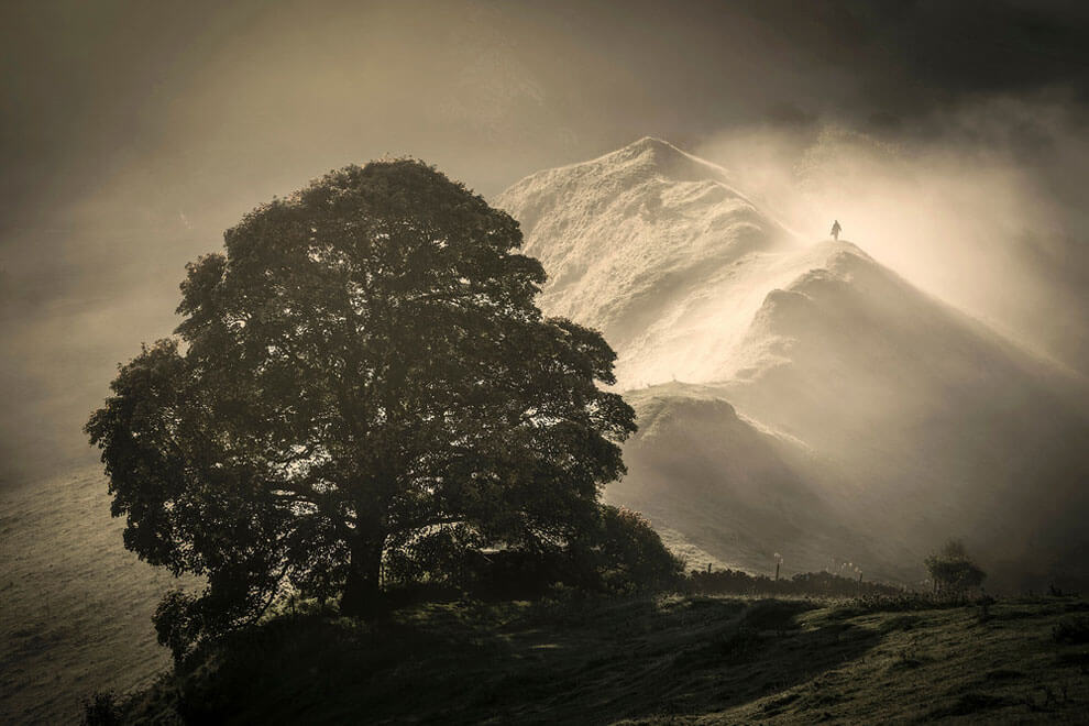 Хром-Хилл, снимок сделан на Пике Дистрикт, Дербишир, выиграл премию «Жизнь в кадре». (Фото Martin Birks - PA Wire)