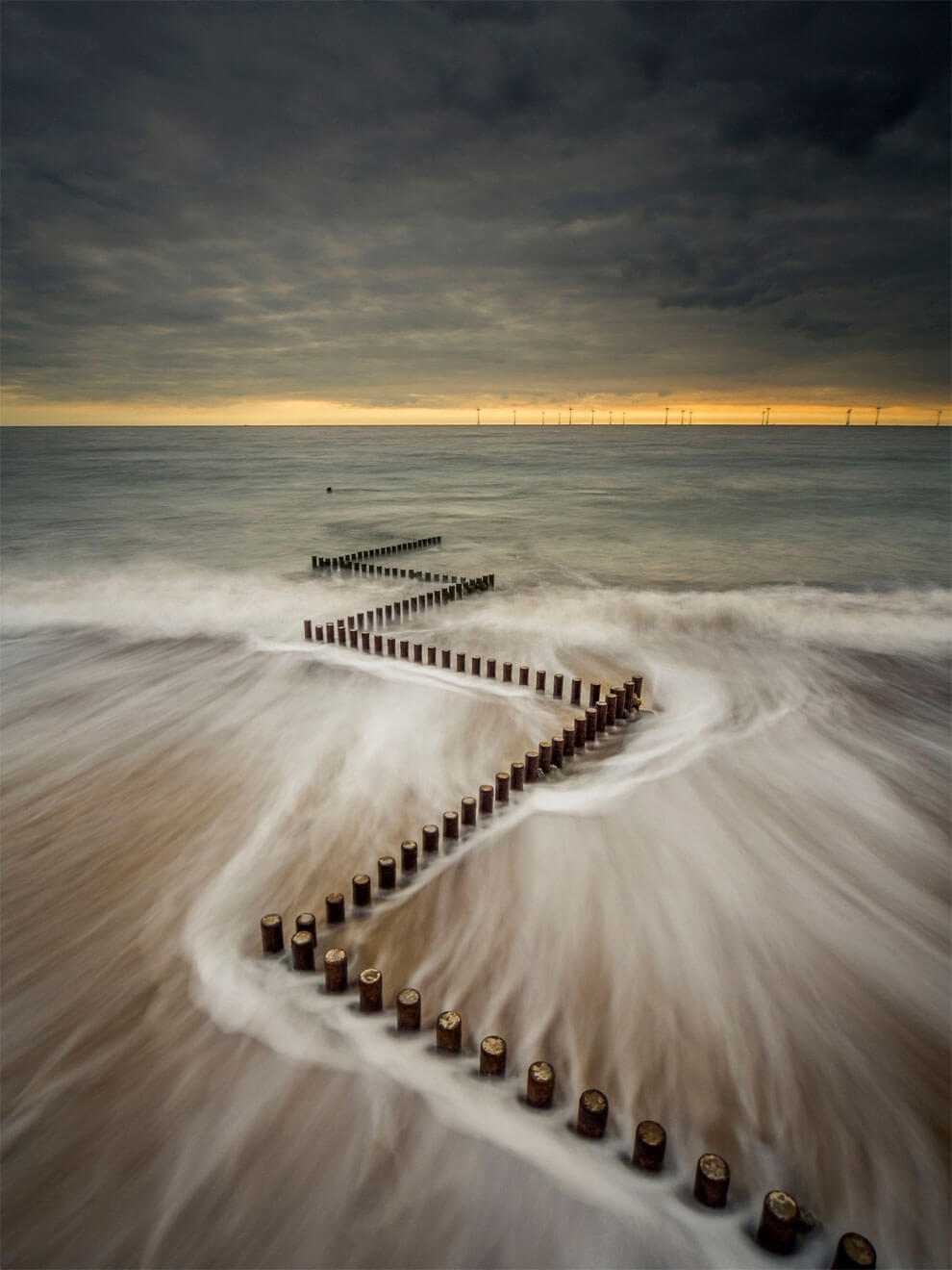 Кайстер-на-море, снимок сделан в городе Норфолк, выиграл приз Adobe. (Фото Damian Ward PA Wire)