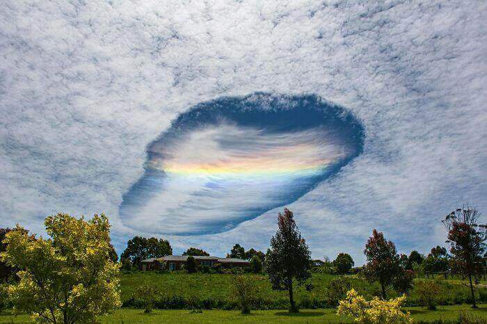 Редкий феномен в небе на востоке штата Виктория в Австралии