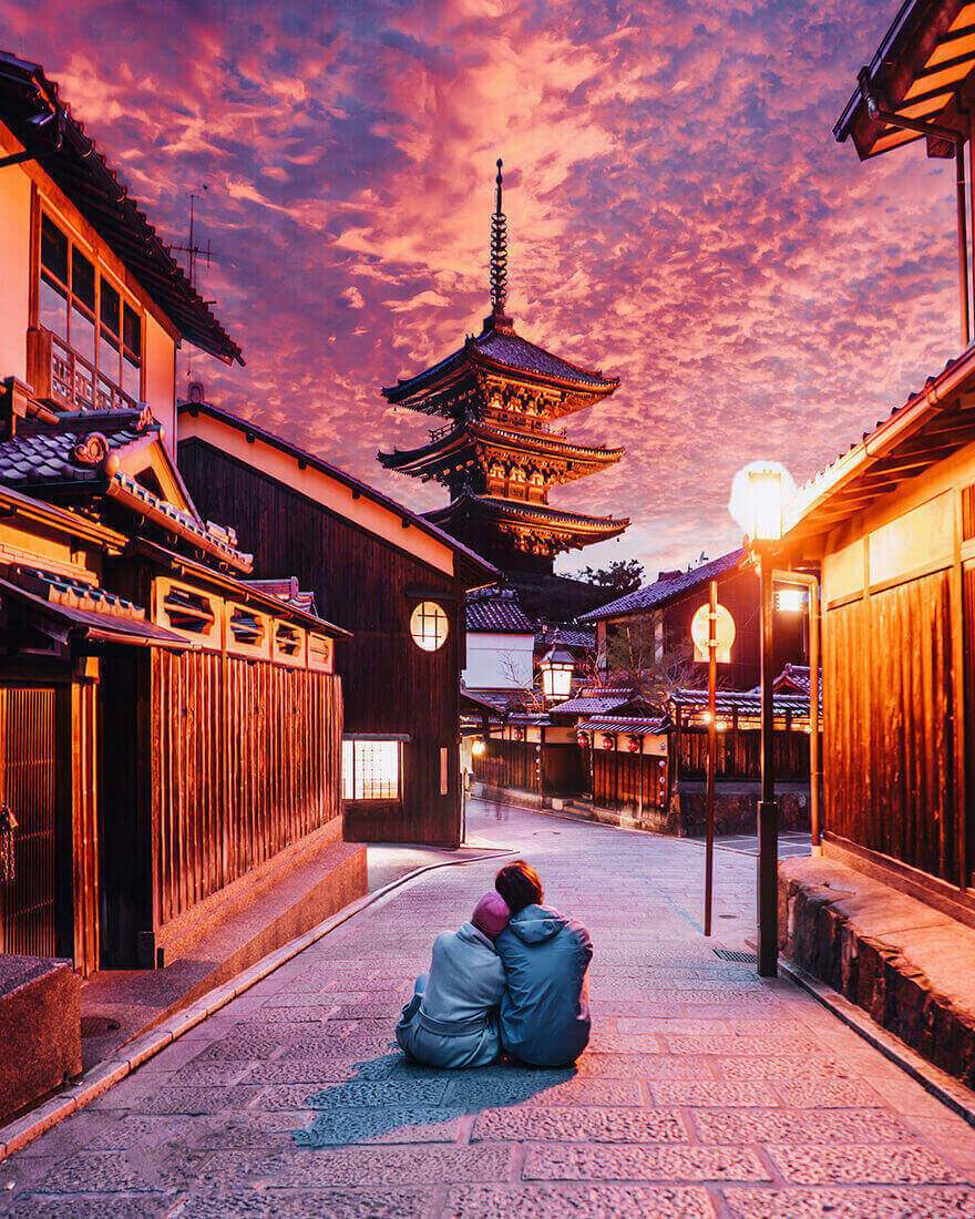Цветение сакуры в Японии, Киото, Гион