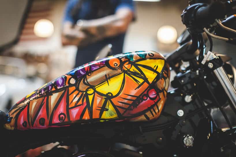 превращение мотоцикла в произведение искусства