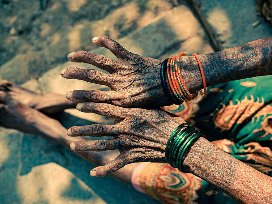татуированные женщины племени тхару