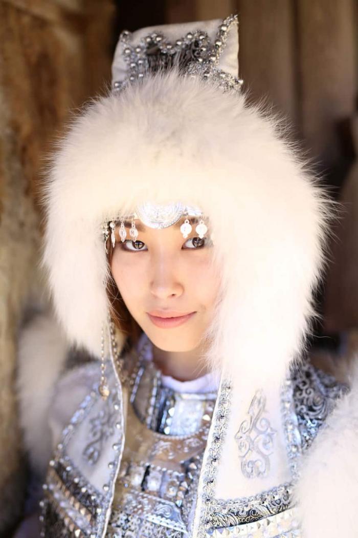 Уникальные портреты коренных жителей Сибири в фотоальбоме «Мир в лицах»