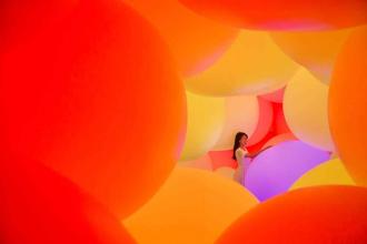 TeamLab представляет новую работу – захватывающую, интерактивную и поэтическую