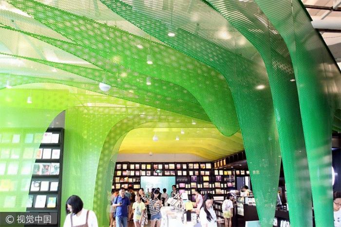 Обновленный магазин книг в Китае перемещает нас в сказку