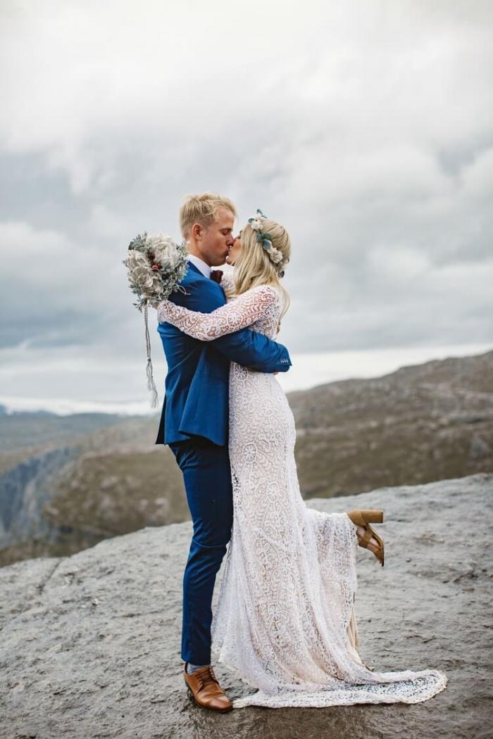 Свадебная фотосессия на «Языке Тролля» в Норвегии