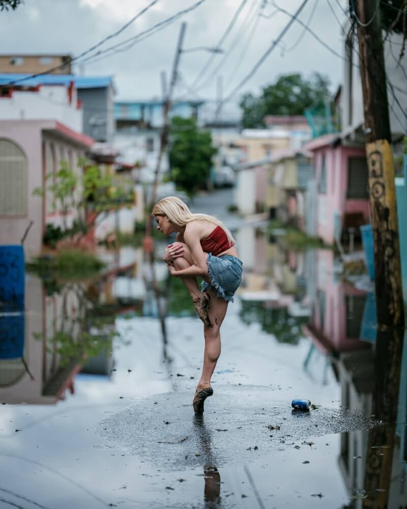 фотографии танцоров на фоне разрушений в Пуэрто-Рико, ураган Мария, фото 10