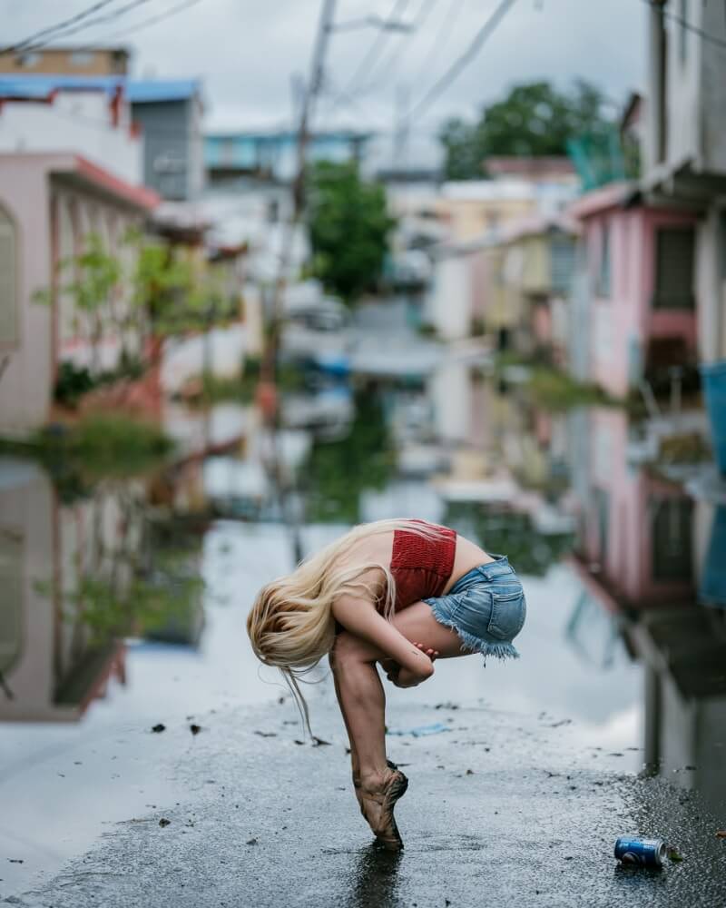 фотографии танцоров на фоне разрушений в Пуэрто-Рико, ураган Мария, фото 16