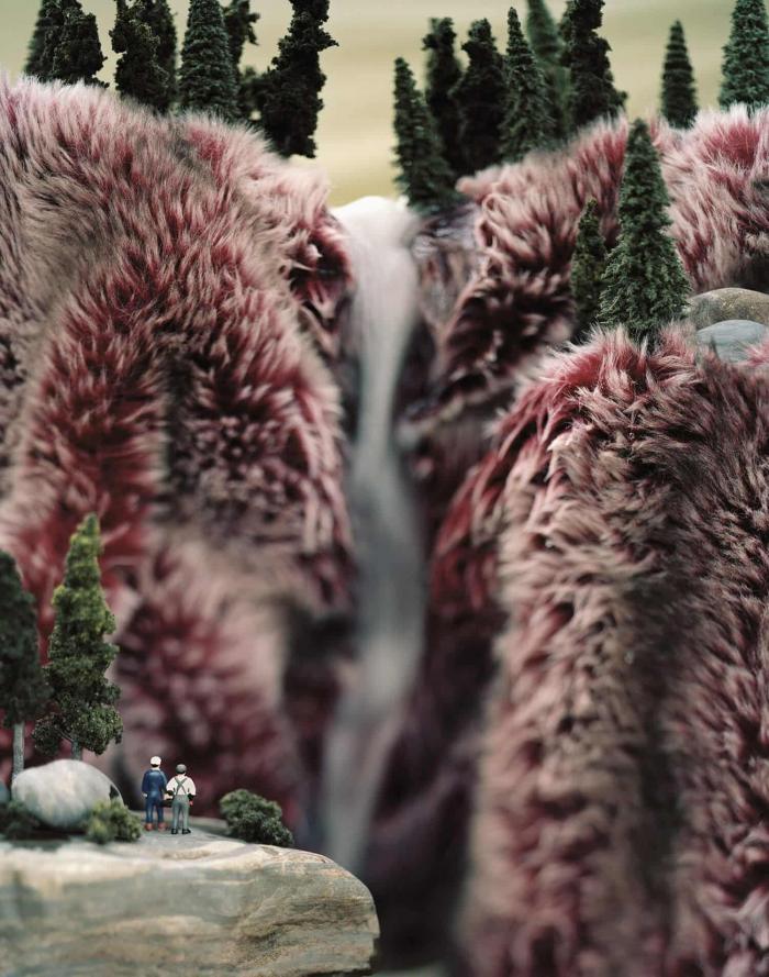 Серия пейзажных фотоминиатюр из искусственного меха – еще одна история о природе Дикого Запада