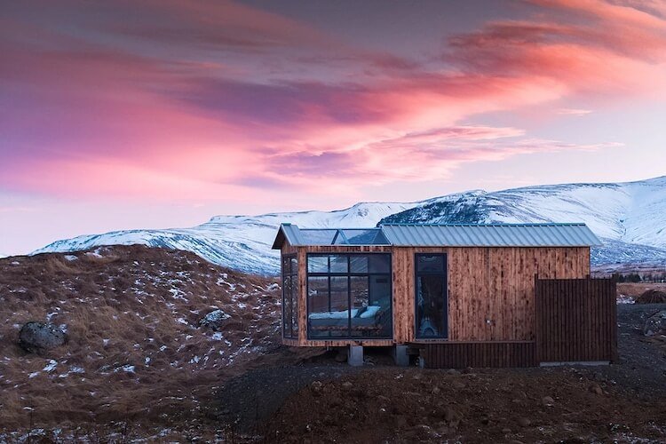 Исландский коттедж с панорамными окнами, северное сияние, фото 3