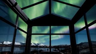 Исландский коттедж с панорамными окнами, северное сияние, фото 5