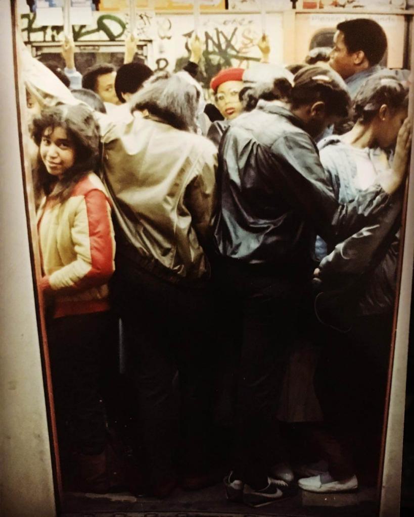 «Утро понедельника, час пик». Франклин-авеню, поезд №4. Бруклин, Нью-Йорк. 1980.