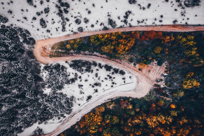 Невероятные снимки смены сезонов в Трансильвании с высоты птичьего полета